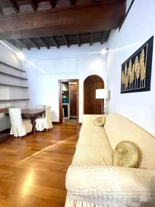 Gens Iulia Luxury Appartament ローマ 0*,  イタリア